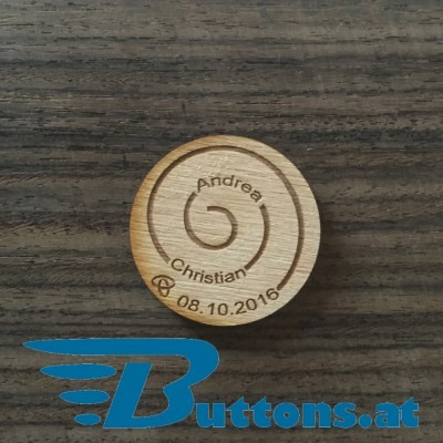 Buttons aus Holz individuell Anfertigen lassen