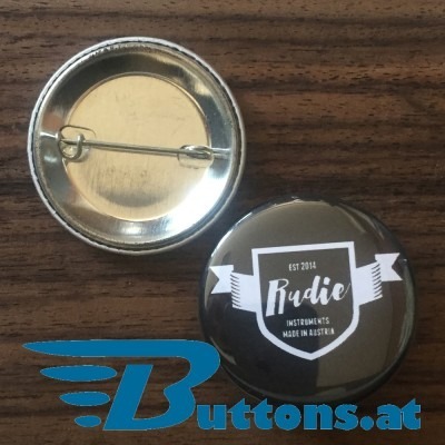 Buttons mit verschiedenen Motiven bestellen
