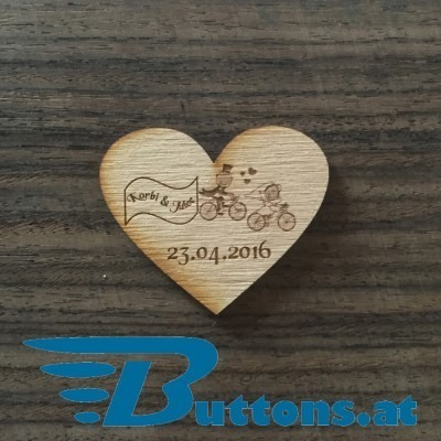 Buttons aus Holz Lasern lassen