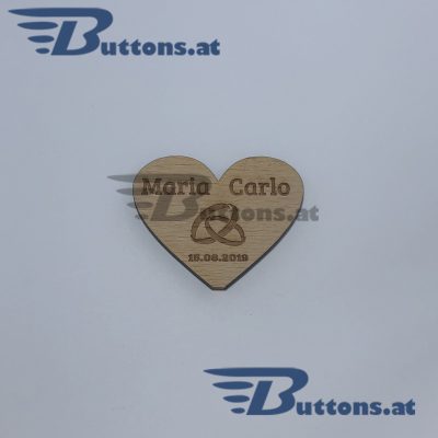 Anstecker in Herzform