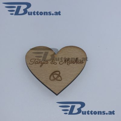 Anstecker in Herzform